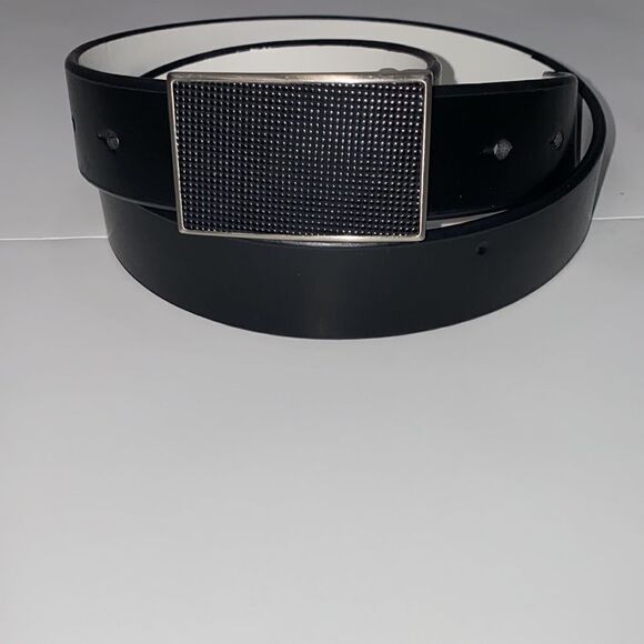 Kenneth Cole Reaction Reversible Black White Belt - Picture 5 of 12